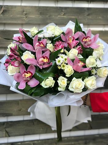 Букет цветов из: Розы и Хризантемы в Чернятино