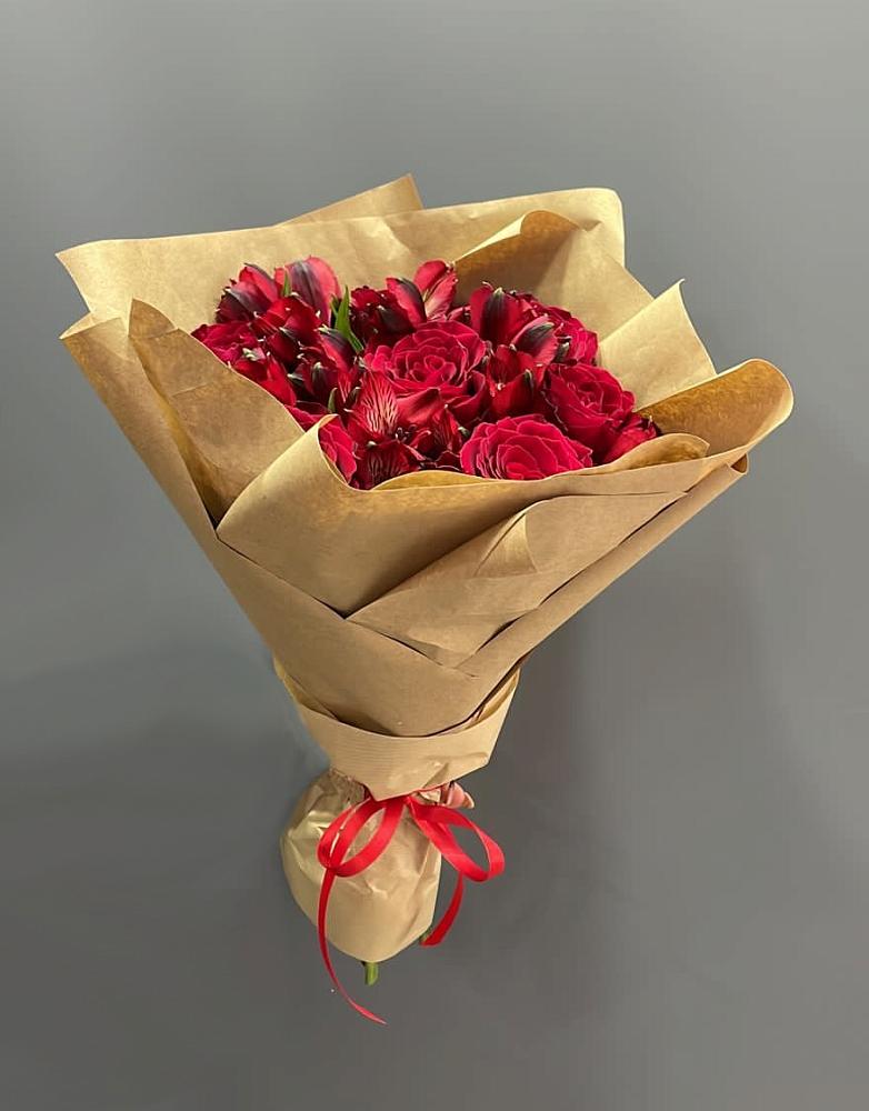 Букет цветов из: Альстромерии и Розы в Чернятино