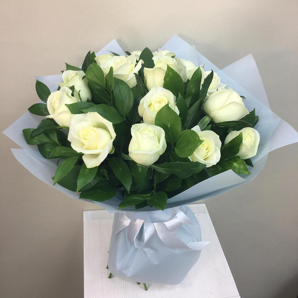 Букет 15 Белых роз Проуд в Чернятино