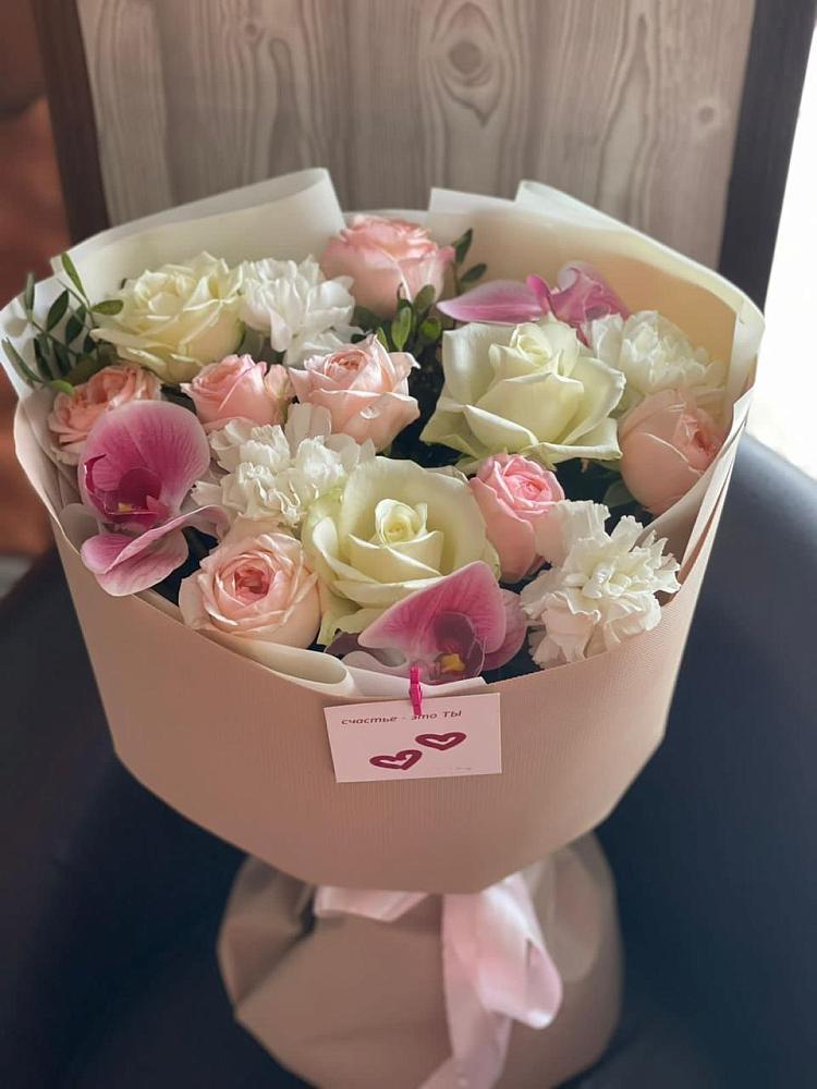 Букет цветов из: Орхидеи, Розы и Гвоздики в Чернятино