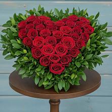 Цветочная композиция из Розы в виде сердца в Чернятино