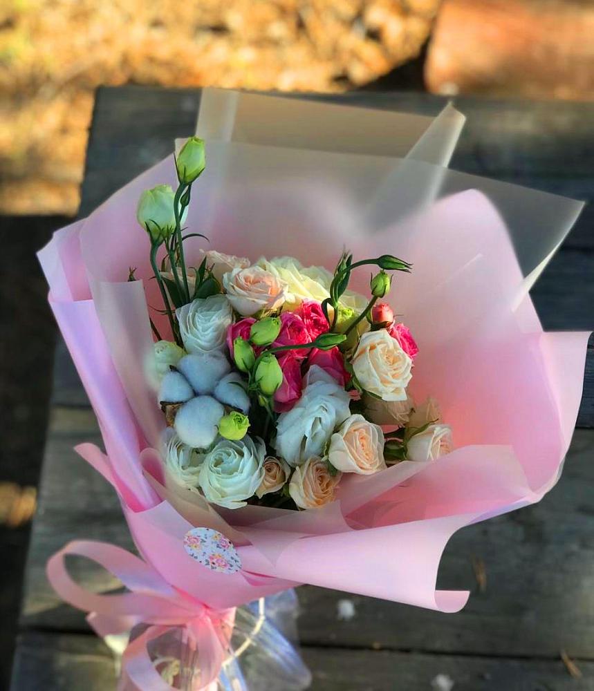 Букет цветов из: Розы и Лизиантусы в Чернятино