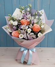Букет цветов из:  Лизиантусы, Розы, Альстромерии и Гипсофила в Чернятино