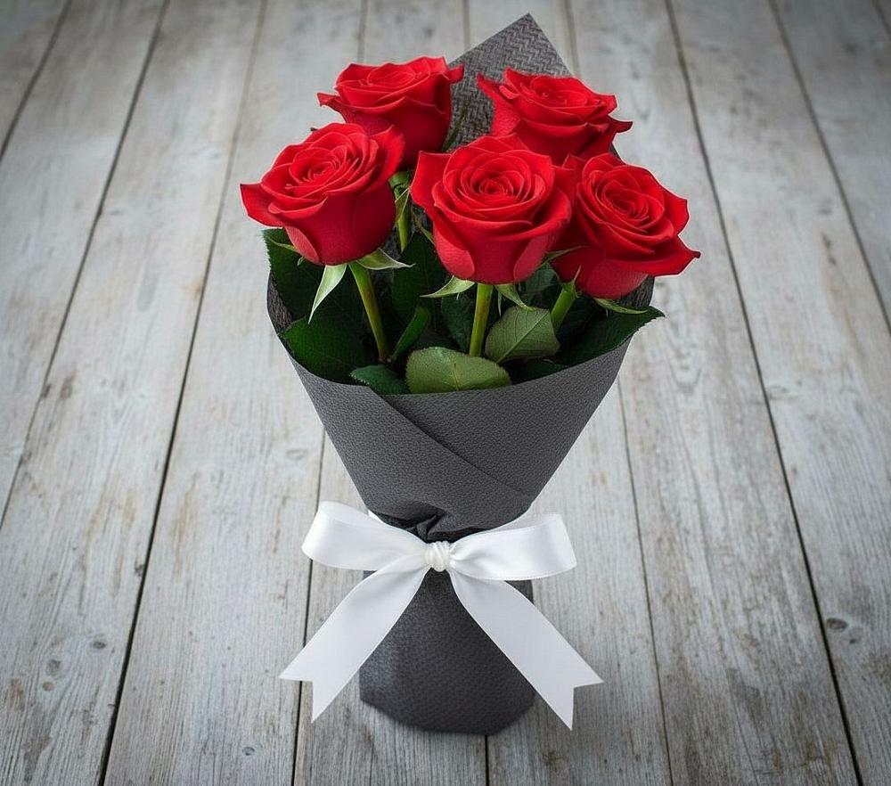 Букет 5 Красных роз Эдлесс Лав в Чернятино