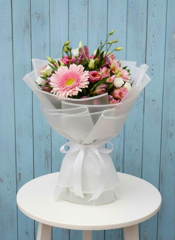 Букет цветов из: Герберы, Альстромерии и Лизиантусы в Чернятино