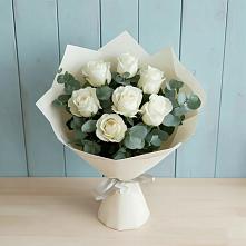 Букет Белые розы в Эвкалипте в Чернятино