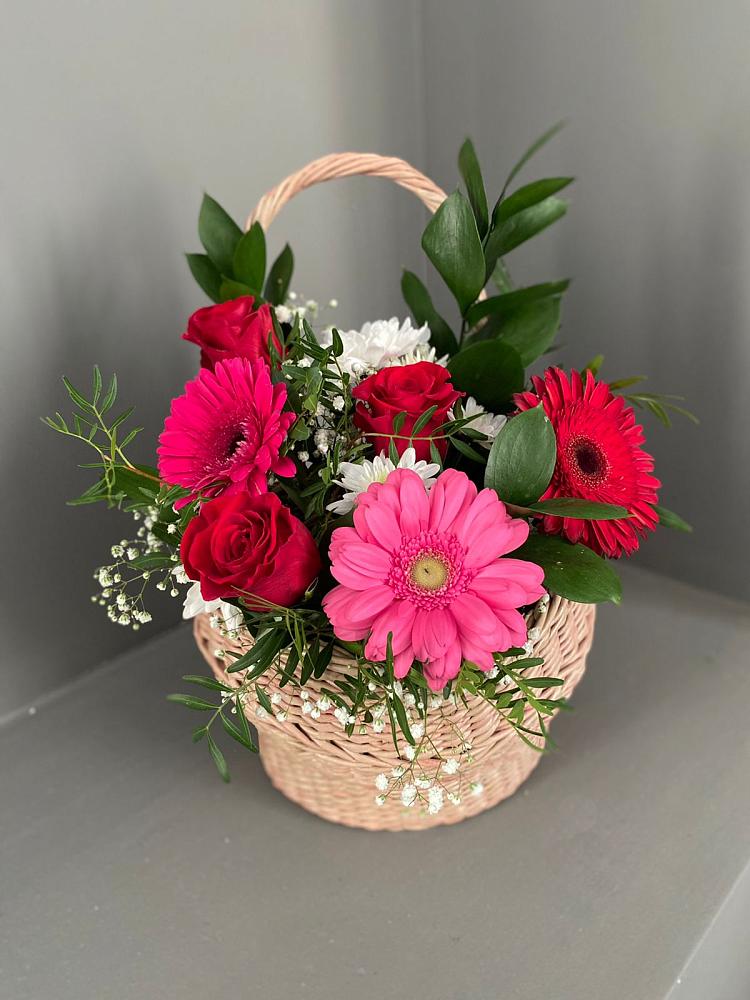 Цветочная композиция из Розы, Хризантемы и Герберы в корзине в Чернятино